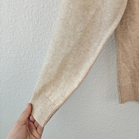 Tyler Boe 100% Cashmere Beige Long Sleeve Light Weight Sweater Size LG Women's - Picture 5 of 9